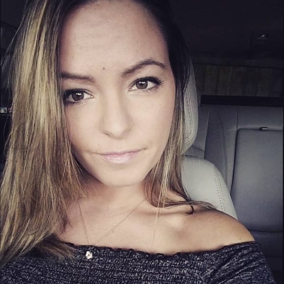 Meet your Posher, Sara - Picture 1 of 1